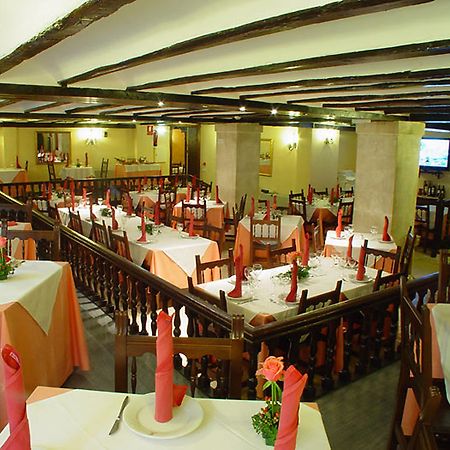 Hotel Nuevo Arlanza Covarrubias Bagian luar foto