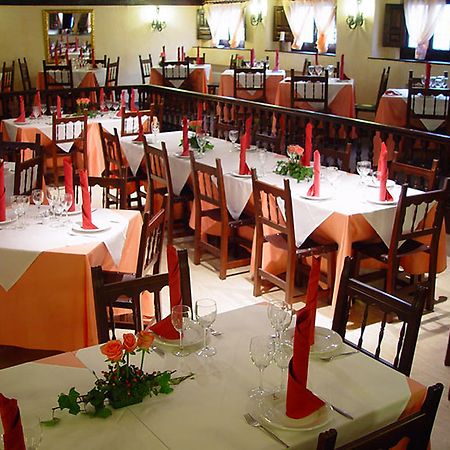 Hotel Nuevo Arlanza Covarrubias Bagian luar foto