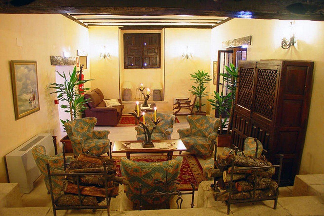 Hotel Nuevo Arlanza Covarrubias Bagian luar foto