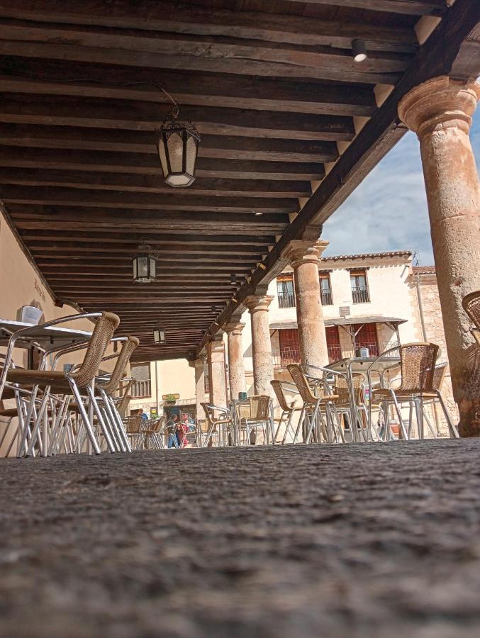 Hotel Nuevo Arlanza Covarrubias Bagian luar foto
