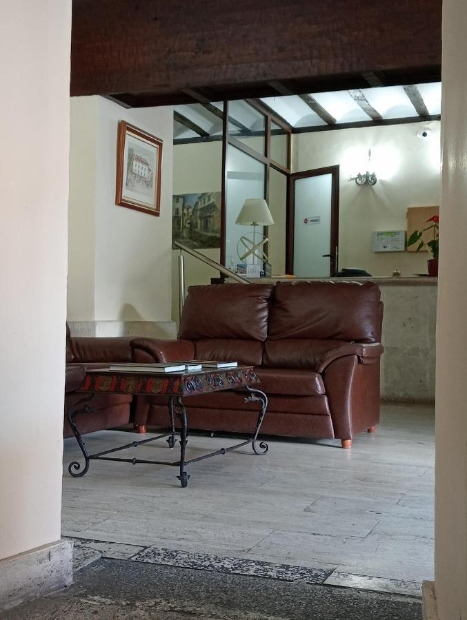 Hotel Nuevo Arlanza Covarrubias Bagian luar foto