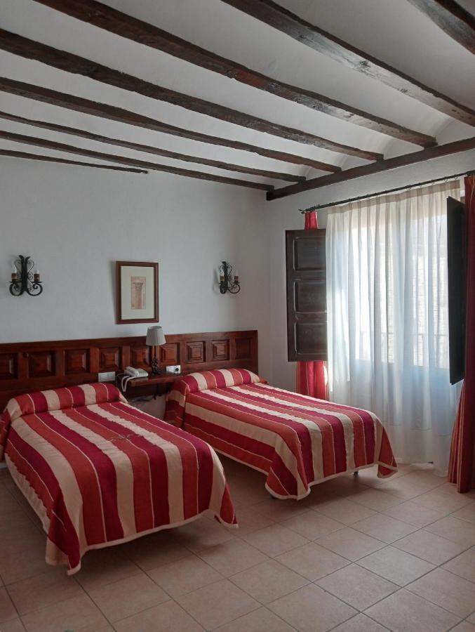 Hotel Nuevo Arlanza Covarrubias Bagian luar foto