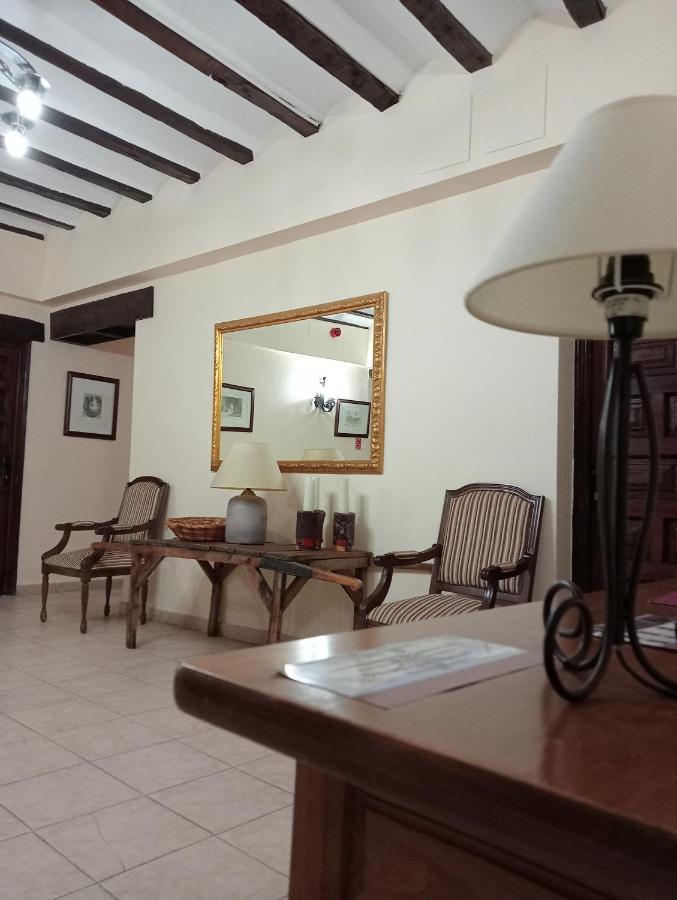 Hotel Nuevo Arlanza Covarrubias Bagian luar foto