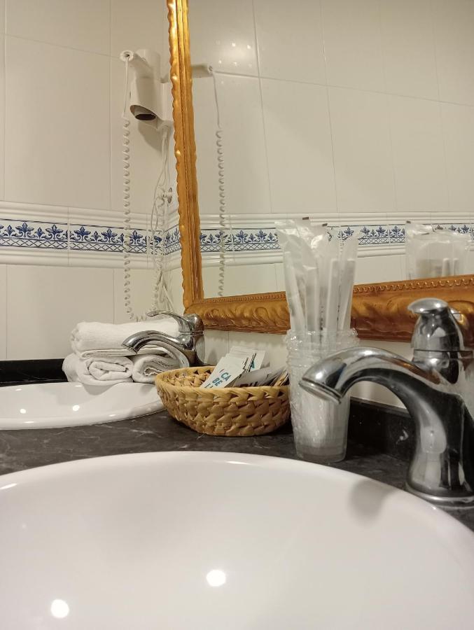 Hotel Nuevo Arlanza Covarrubias Bagian luar foto