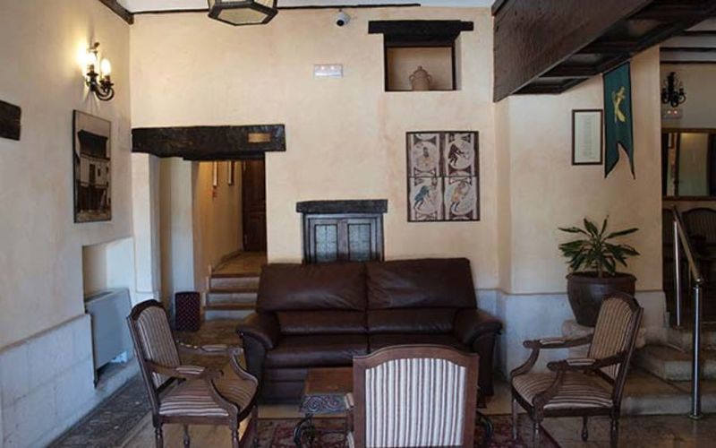 Hotel Nuevo Arlanza Covarrubias Bagian luar foto