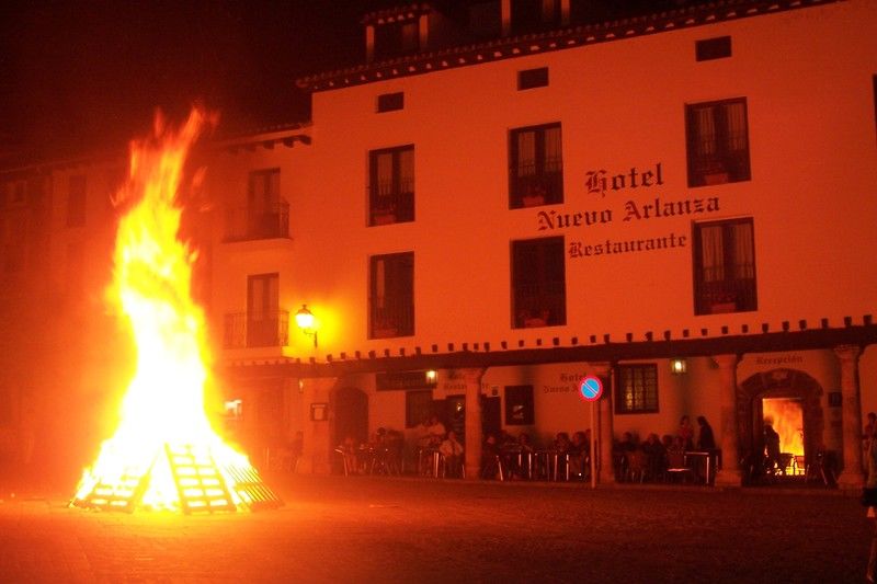 Hotel Nuevo Arlanza Covarrubias Bagian luar foto