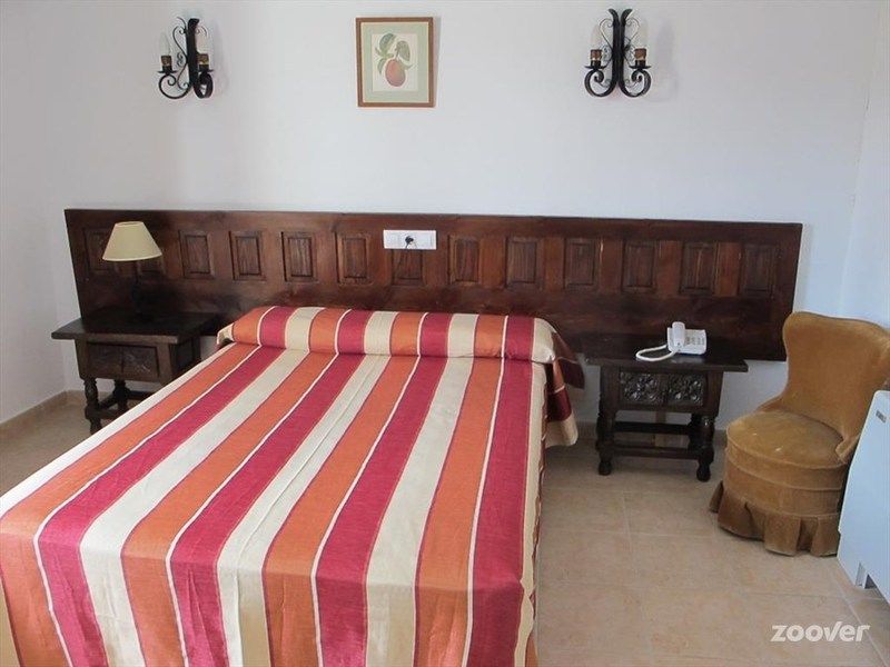 Hotel Nuevo Arlanza Covarrubias Bagian luar foto