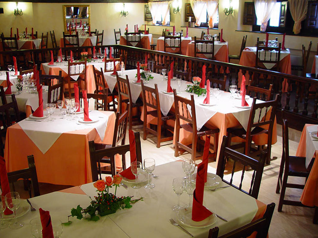 Hotel Nuevo Arlanza Covarrubias Bagian luar foto